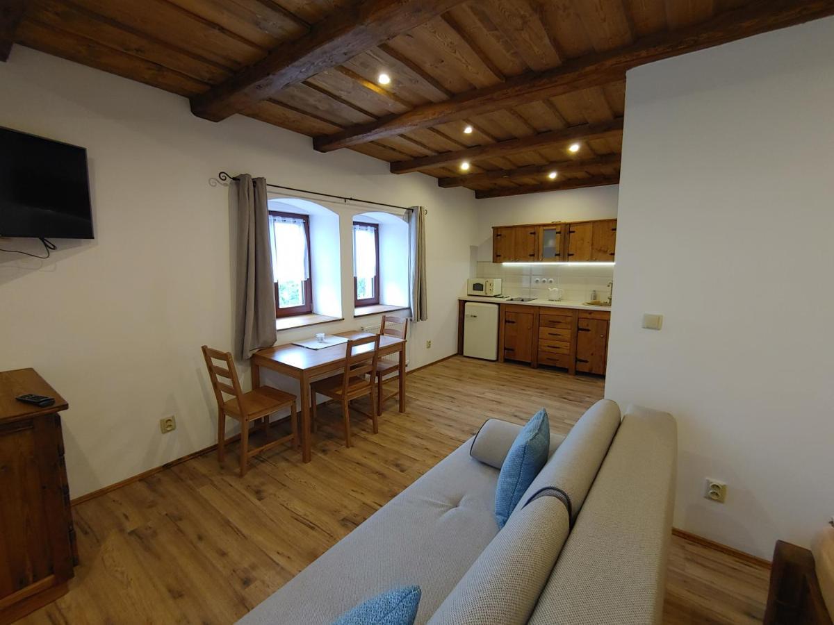 U Mikesu Apartment Vyšší Brod Екстериор снимка