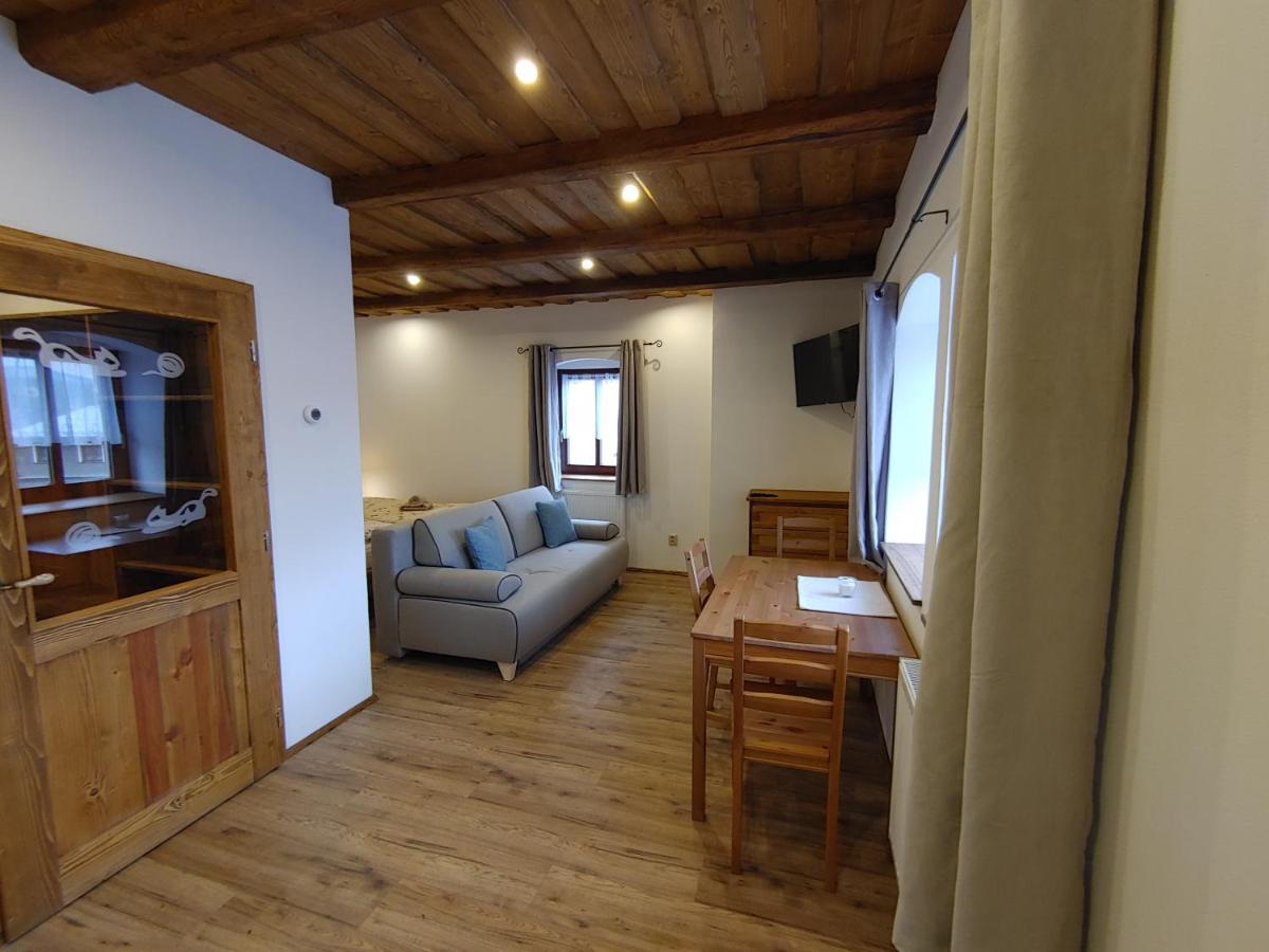 U Mikesu Apartment Vyšší Brod Екстериор снимка